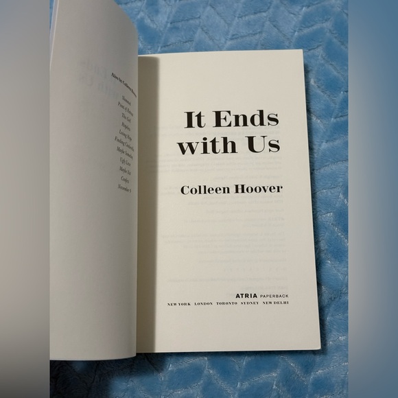 It ends with us book - Picture 3 of 4
